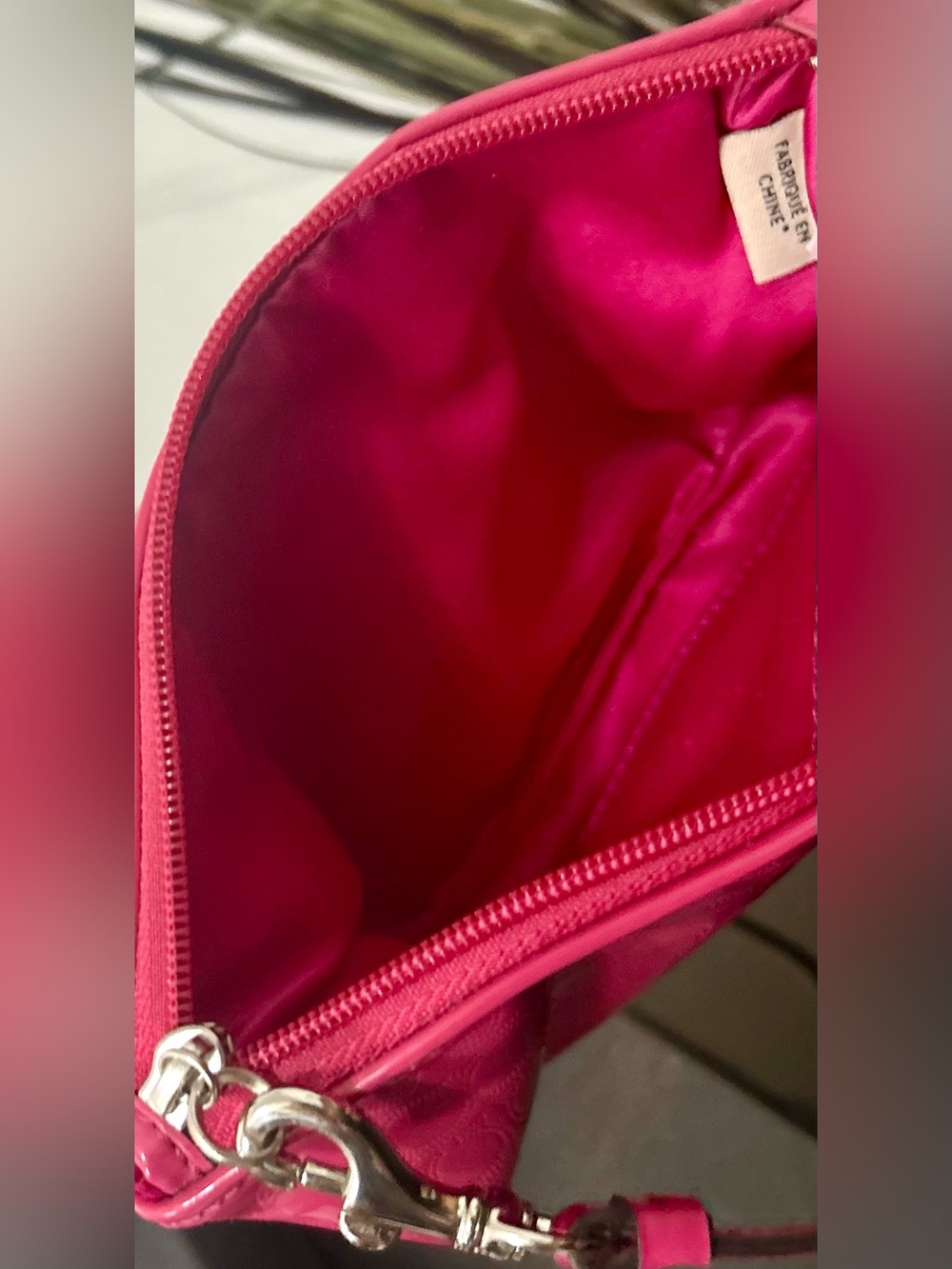 *NWT Coach Peyton Signature Embossed Patent Leather Wristlet in Fuscia - Picture 12 of 16